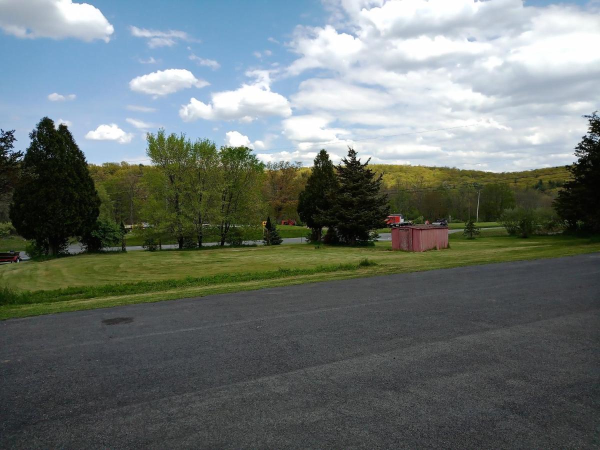 Elm Tree Motel Craryville Exterior photo
