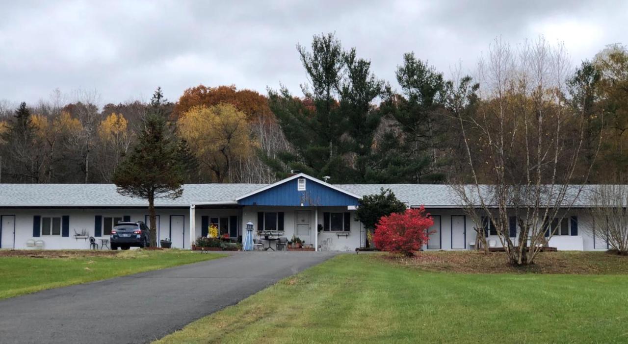 Elm Tree Motel Craryville Exterior photo